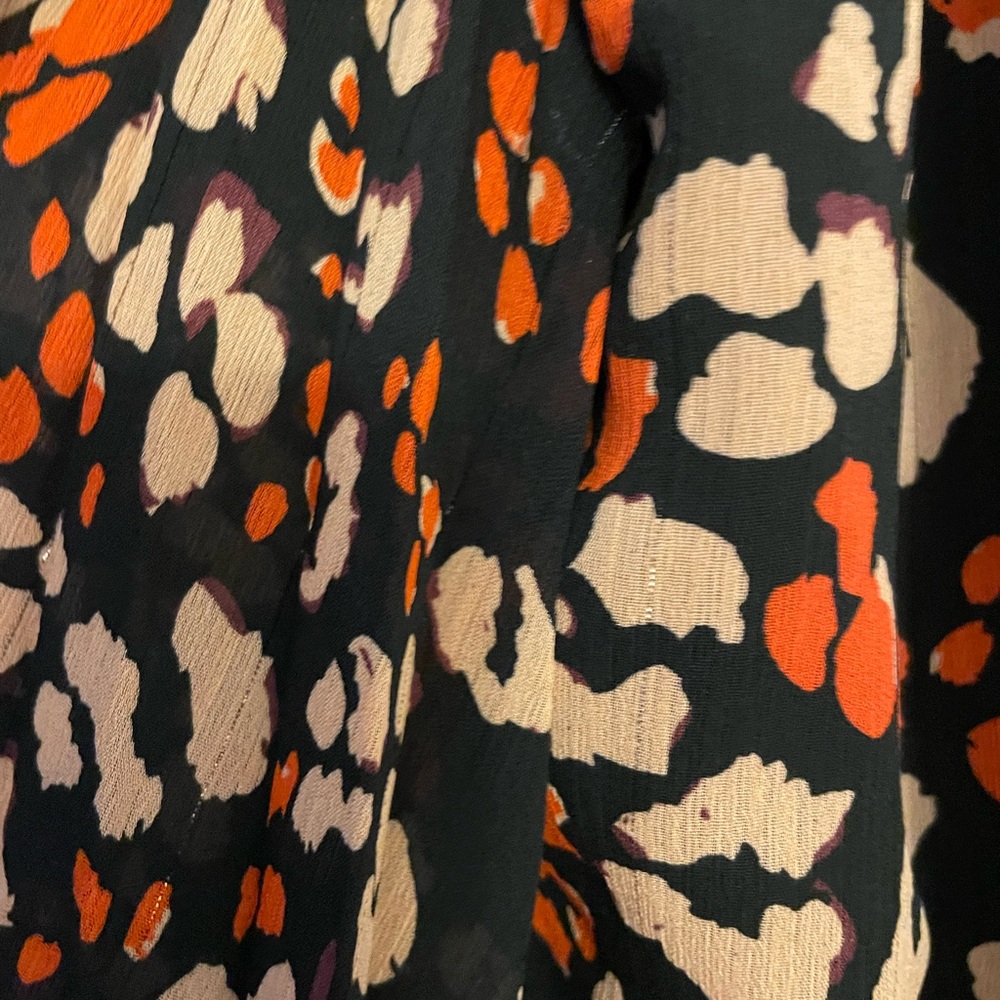 Beautiful tie front/side wrap. - Picture 4 of 4